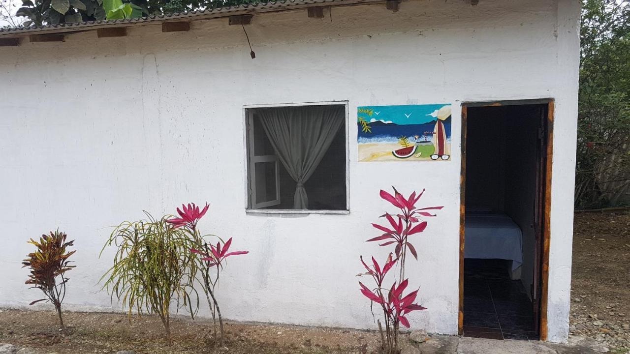 Montanita Garden Hostal Exterior photo